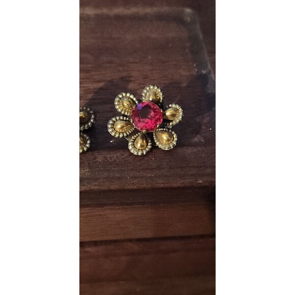 Vintage Brass & Ruby Glass Cufflinks – Floral Screw-Back Mid-Century Style - Picture 4 of 7